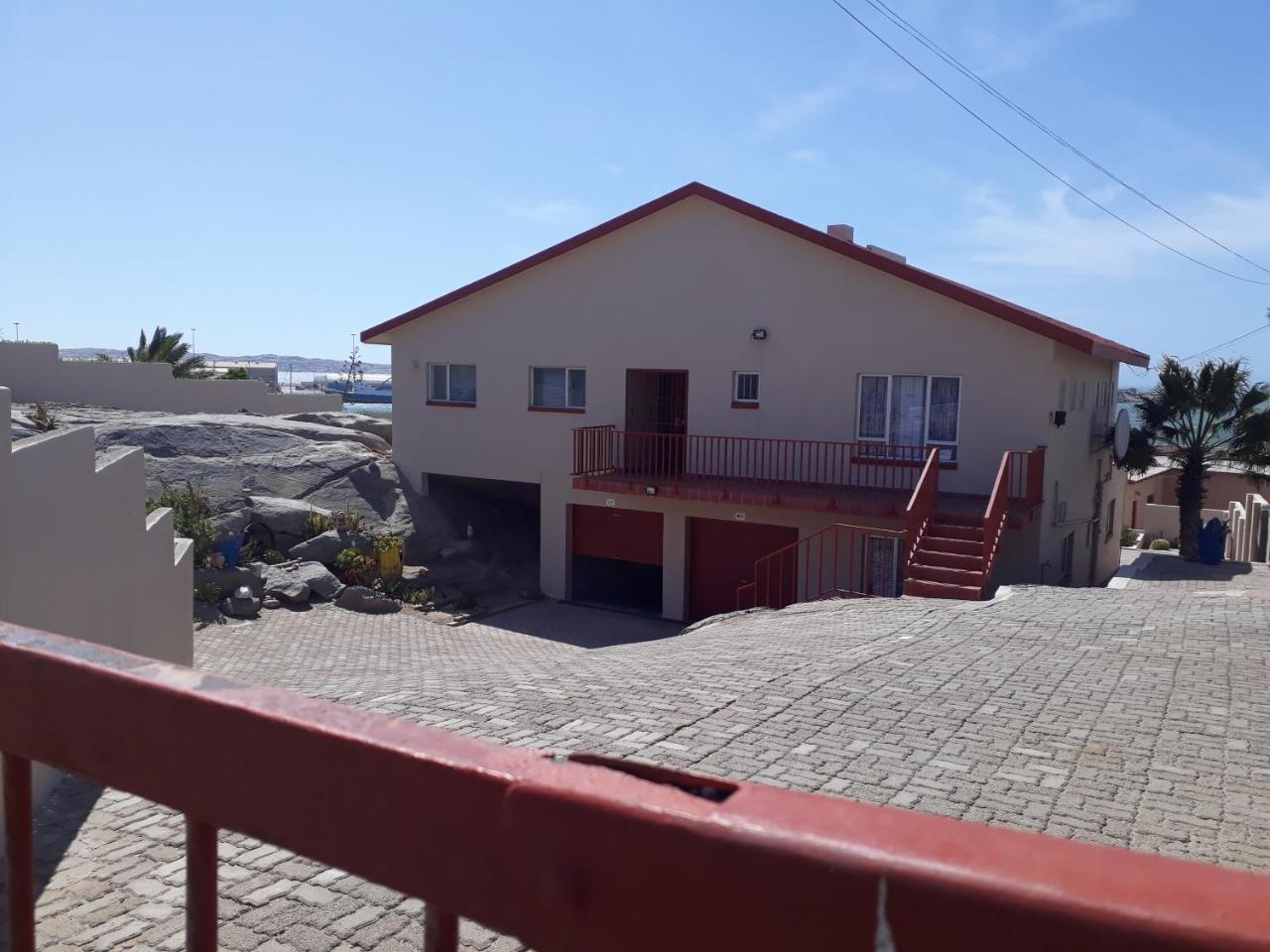 Starfish Guesthouse Luderitz Exterior photo